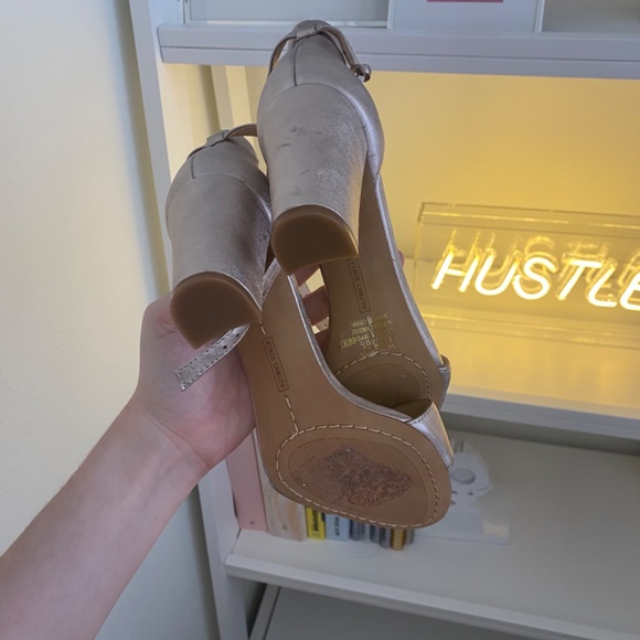 Vince Camuto Block heel - Picture 4 of 5